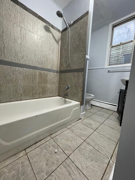 Unit 2 - 53 Stegman St