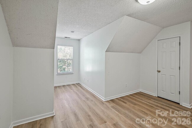Building Photo - 10630 Sleigh Bell Ln