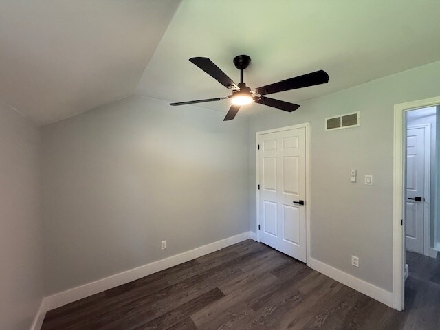 Building Photo - 305 Rollingwood Rd