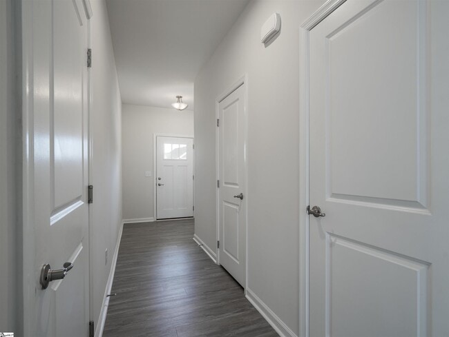 Building Photo - 208 Roudwood Dr