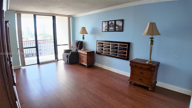 Building Photo - 2017 S Ocean Dr