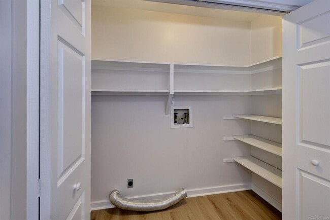 Building Photo - 106 Harrops Glen