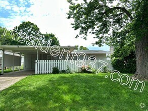 Building Photo - Updated 3 Bed 1 bath Home
