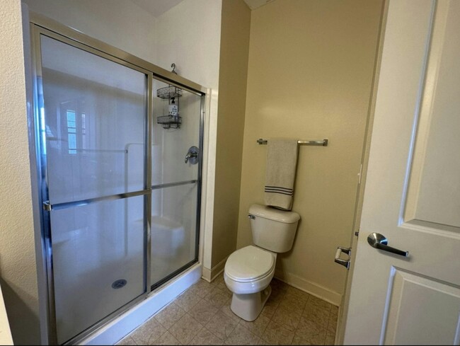 Building Photo - 4120 S Lake Dr