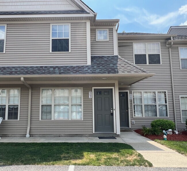 Building Photo - 557 Gregory Ct