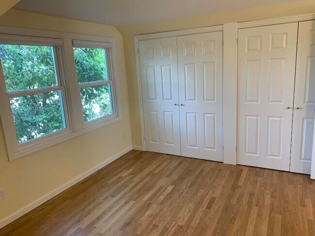 Building Photo - Impecable Remodel of Historic Eastmoreland Gem