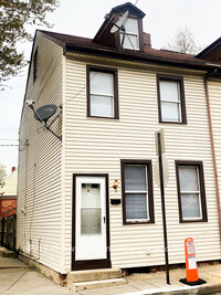 Building Photo - 475 High St