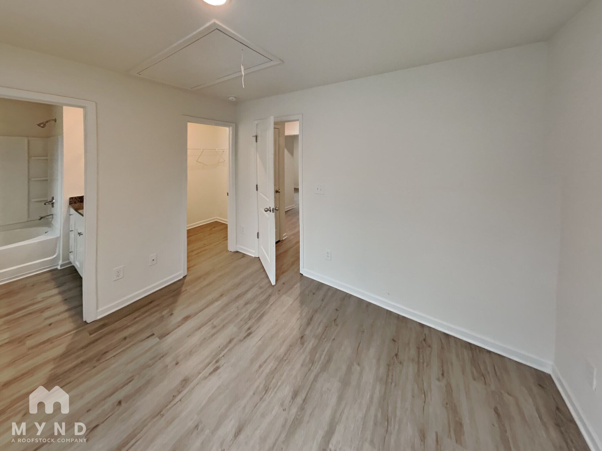 Building Photo - 819 W Walnut Ave