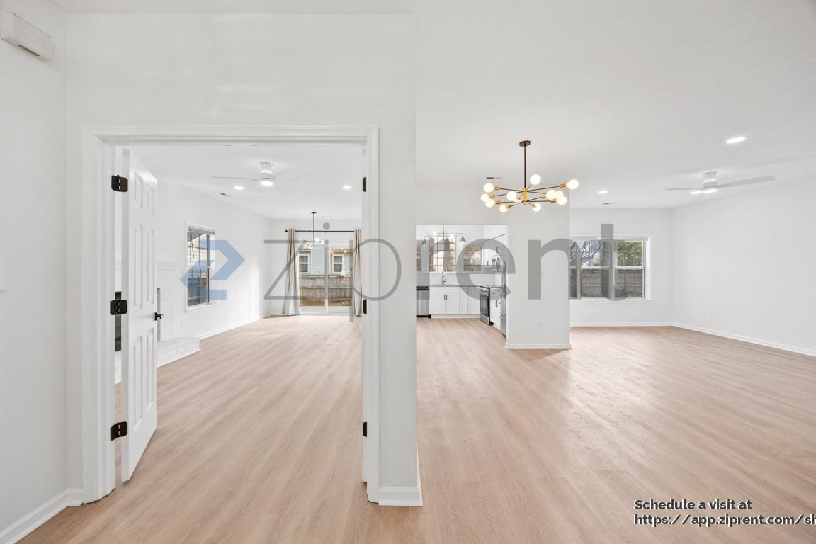 Building Photo - 952 Heathland Dr