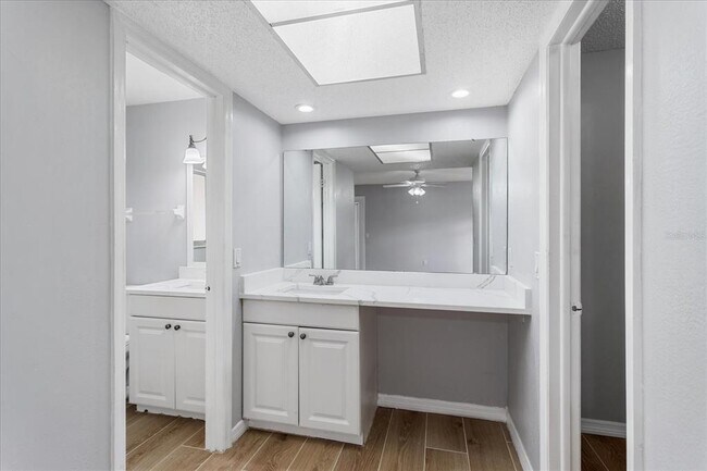 Building Photo - 8609 Sunny Hollow Ln