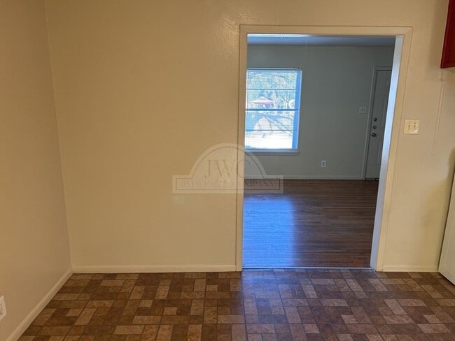 Building Photo - 1504 Redondo Dr