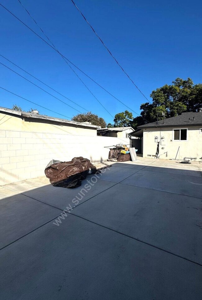 Building Photo - 1569 Carol Dr