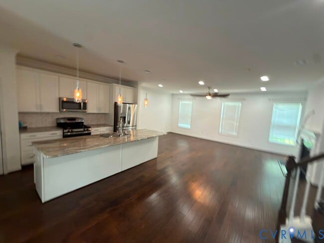 Building Photo - 11403 Hayloft Ln