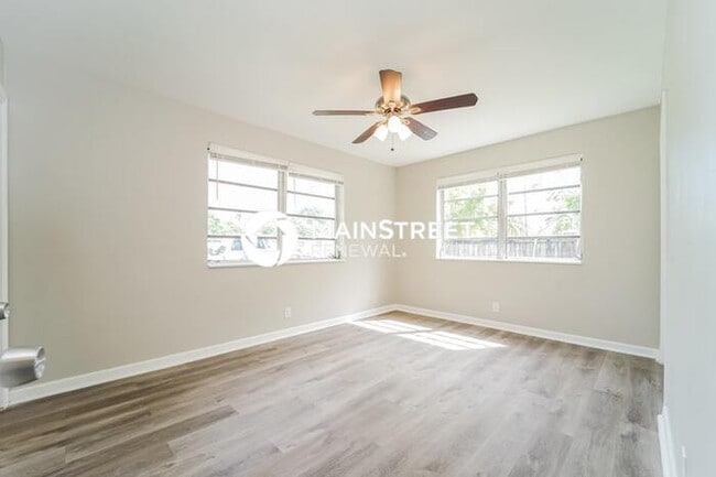 Building Photo - 3 Bedroom Pet-Friendly Home in Fort Lauder...