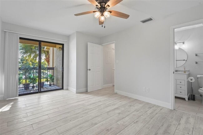 Building Photo - 4045 Crockers Lake Blvd
