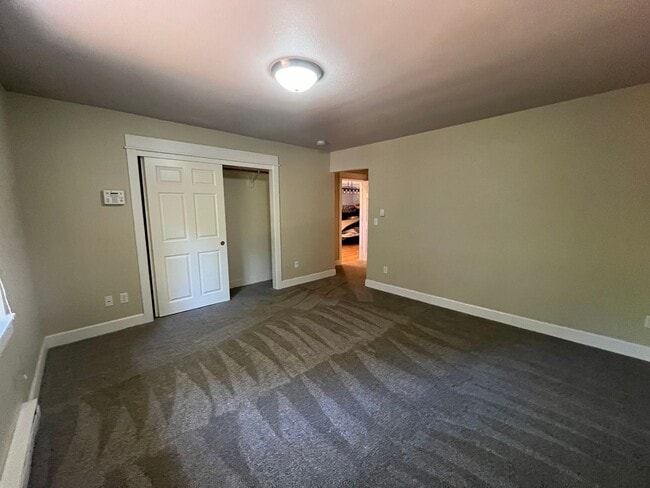 Building Photo - Fabulous NE Portland 2 bedroom 2 bathroom ...