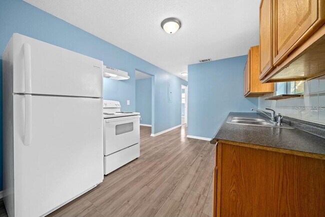 Building Photo - 4103 Holly Hill