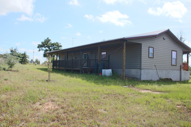 Building Photo - Country Living, Shop, Large Porches