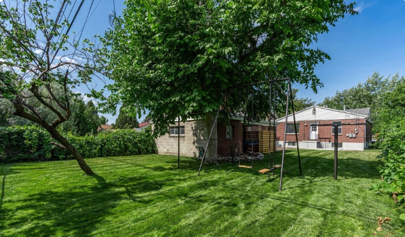 Building Photo - 444 N Oakley St