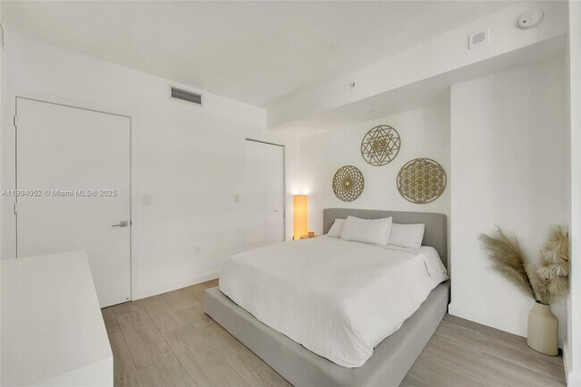 Building Photo - 55 SW 9th St