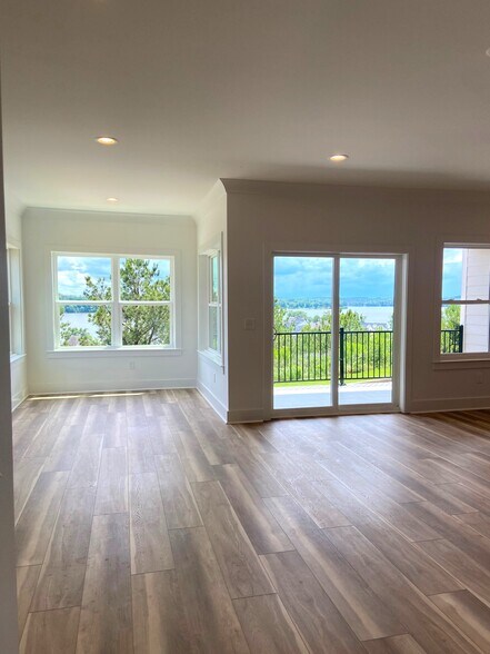 Building Photo - 1172 Ranch Marina Rd