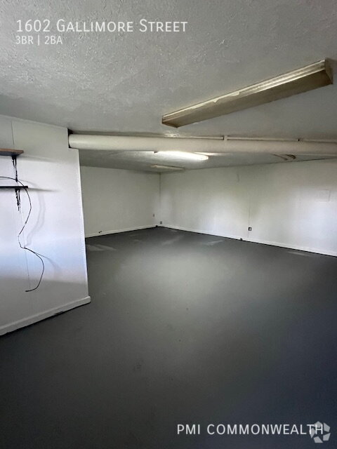 Building Photo - 1602 Gallimore St