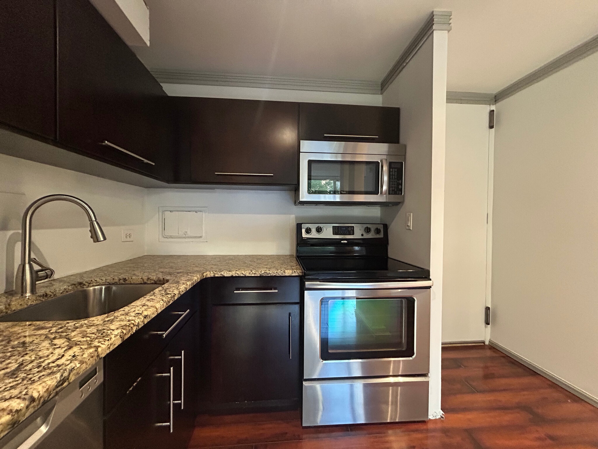 Building Photo - 1350 N Dearborn St