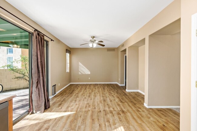 Building Photo - Paseo Estrella Gem at the base of Tucson icon A mountain! Minutes away from DownTown Tucson!