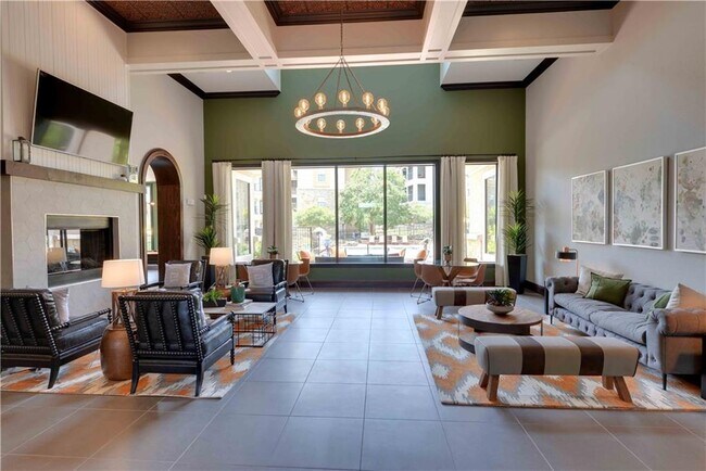 Building Photo - 501 E Stassney Ln