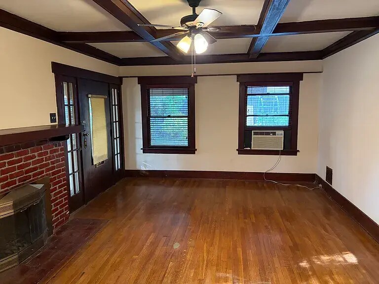 Building Photo - 1262 N Hudson Ave