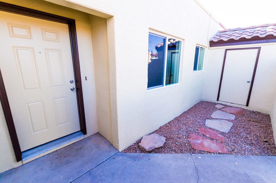 Front patio and Shed - 1448 E Carmelita Dr
