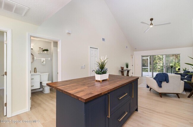 Building Photo - 165 Casseekee Trail