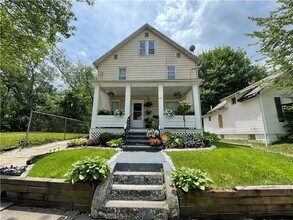 Building Photo - Section 8 Accepted!