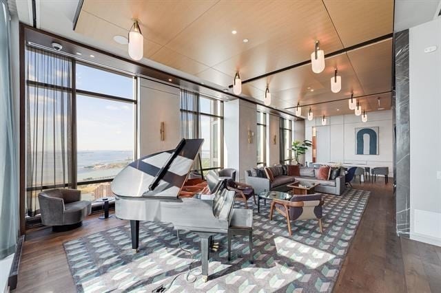 Building Photo - 25 Christopher Columbus Dr