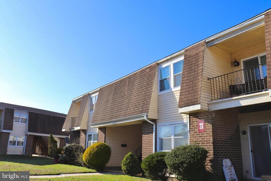 Building Photo - 23 Florence Tollgate Pl