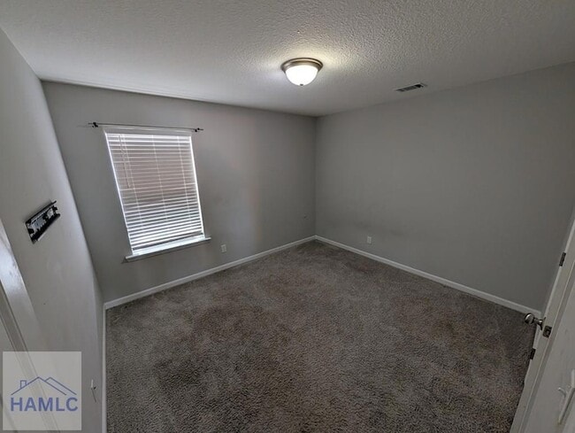 Building Photo - 29 Labrador Ln