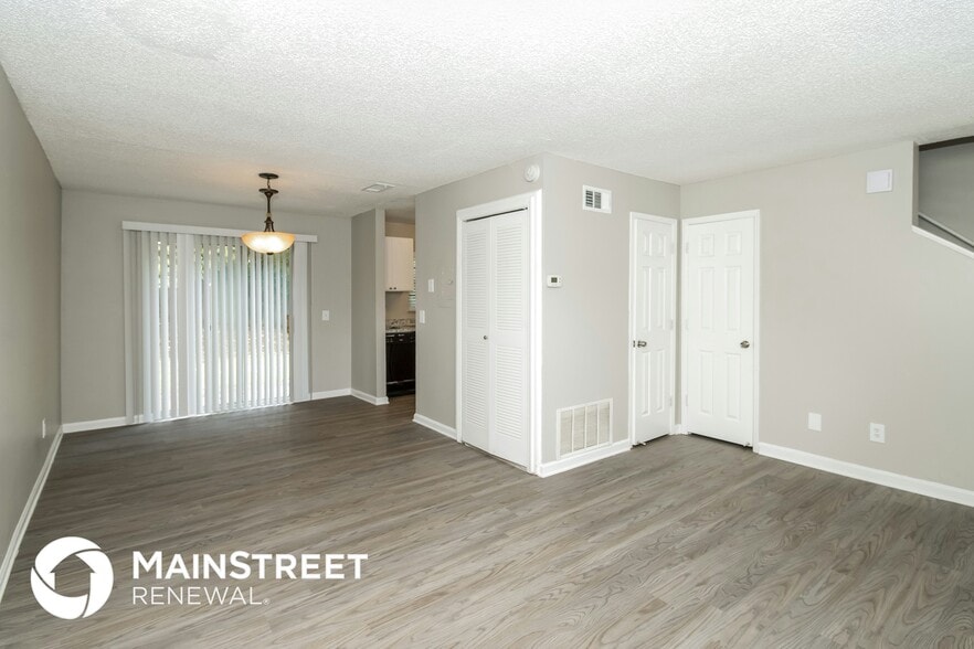 Building Photo - 304 Flagstone Way