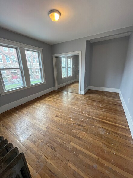 Building Photo - 70 Brentwood St
