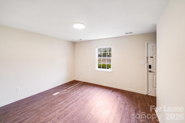 Building Photo - 3425 Anson St