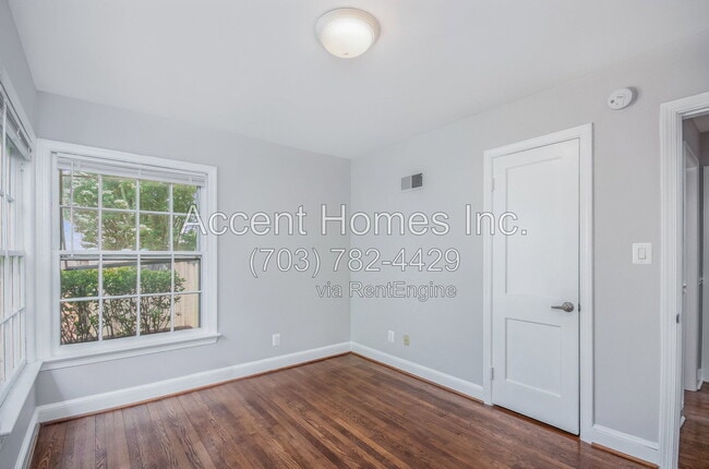 Building Photo - 813 31st St S