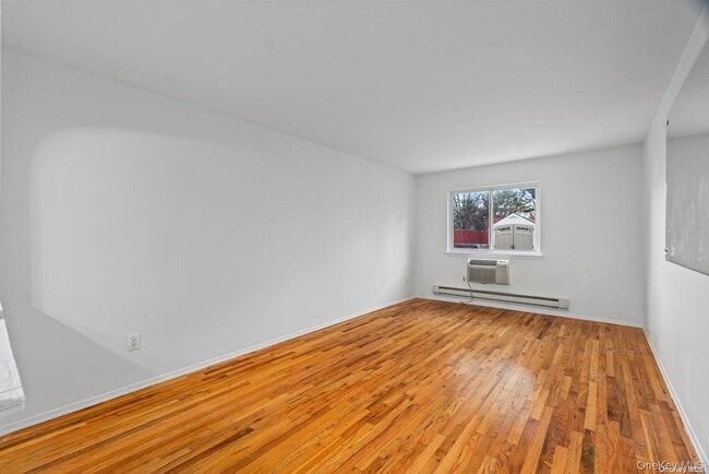 Building Photo - 155-09 Locke Ave