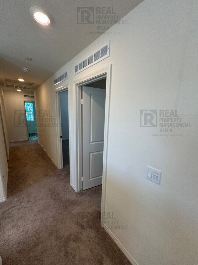 Building Photo - Spacious Corner Lot Home in Desirable Winchester Community – 4 bed + Large Backyard+ Solar!