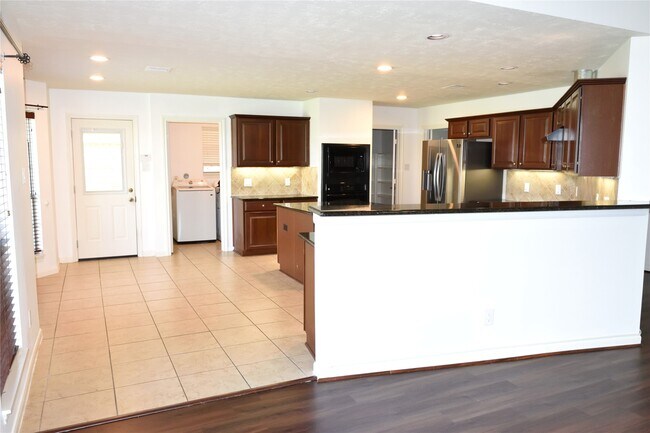 Building Photo - 2316 Hopi Dr