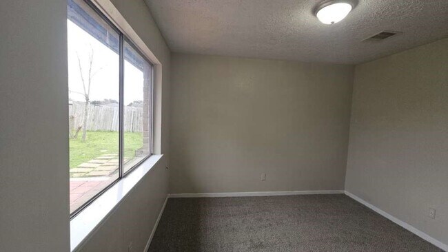 Building Photo - 7222 Northleaf Dr