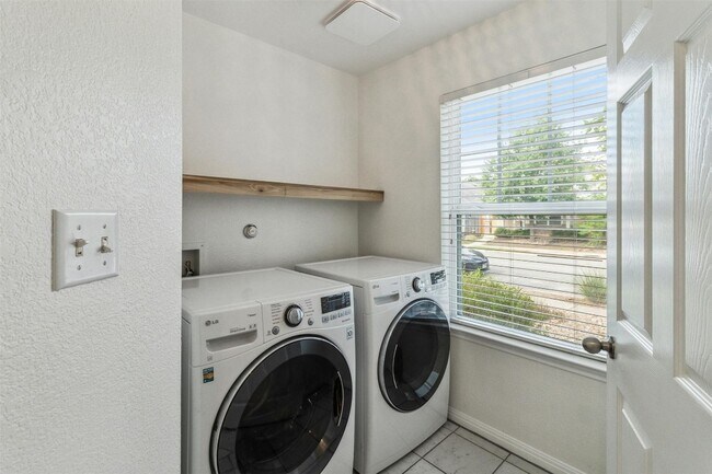 Building Photo - 137 Preston Trail