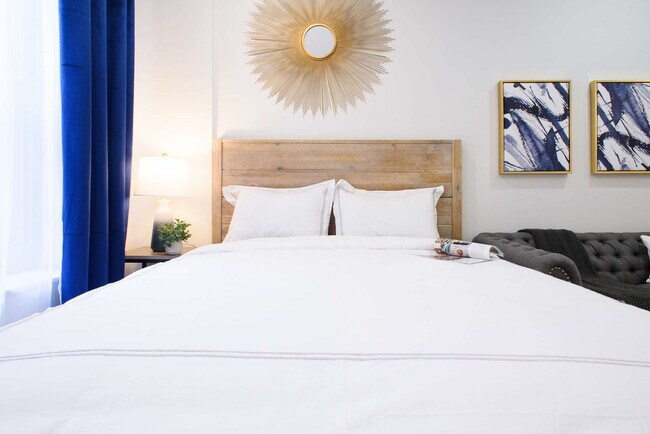 Building Photo - 240e E 75th St