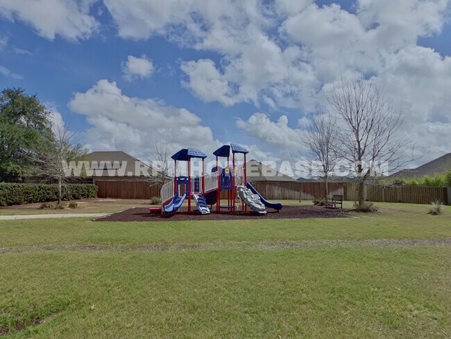 Building Photo - 808 Moorhen Wy