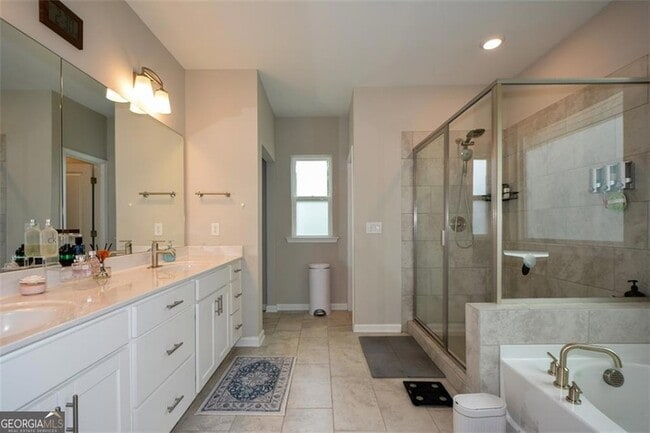 Building Photo - 3401 Park Pointe Cir