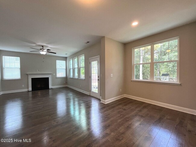 Building Photo - 188 Sandy Springs Rd