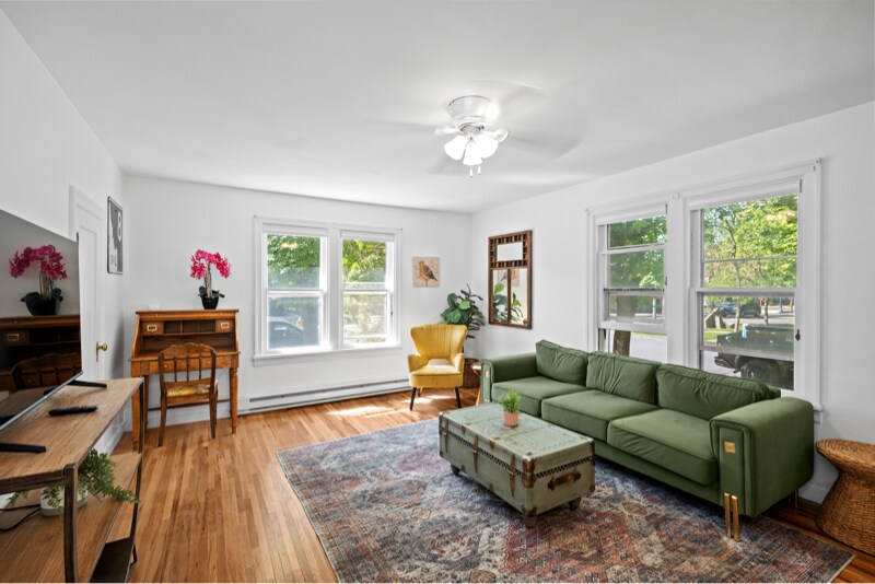 Building Photo - 801 E Lakeside Ave